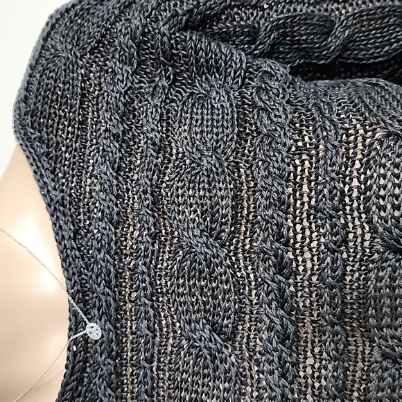 NEW ALICE + OLIVIA Sweater - Picture 4 of 15